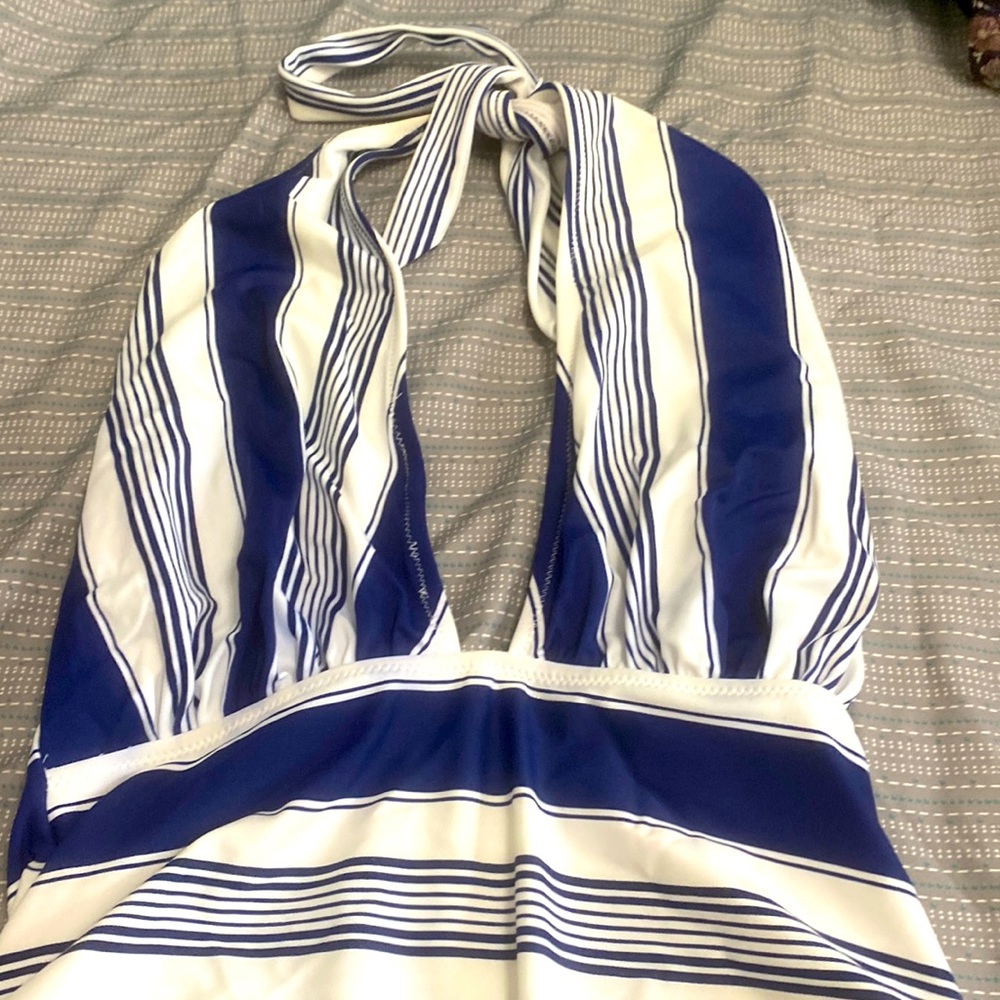Cupshe one piece striped swimsuit size medium